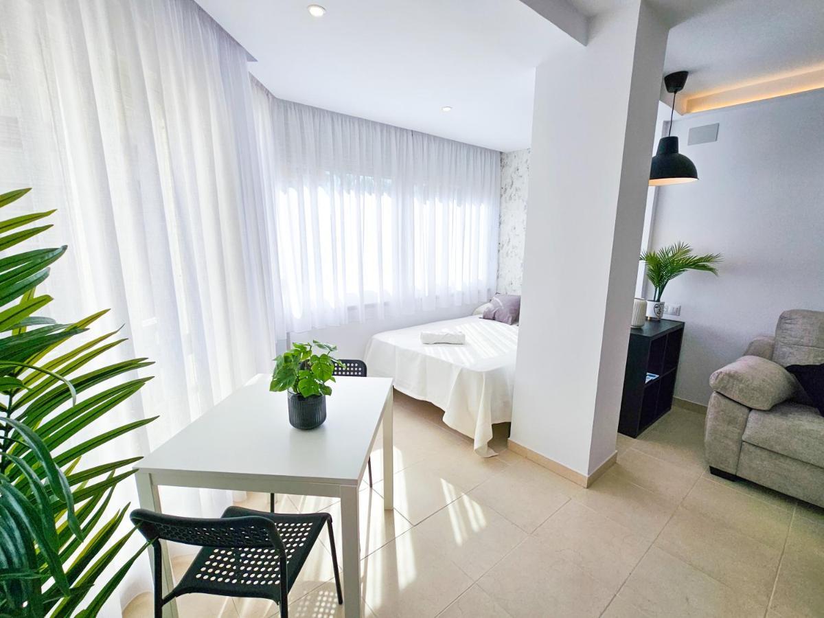 Estudio Vip Mediterraneo - Alojamientos La Torre Torre Del Mar Eksteriør bilde
