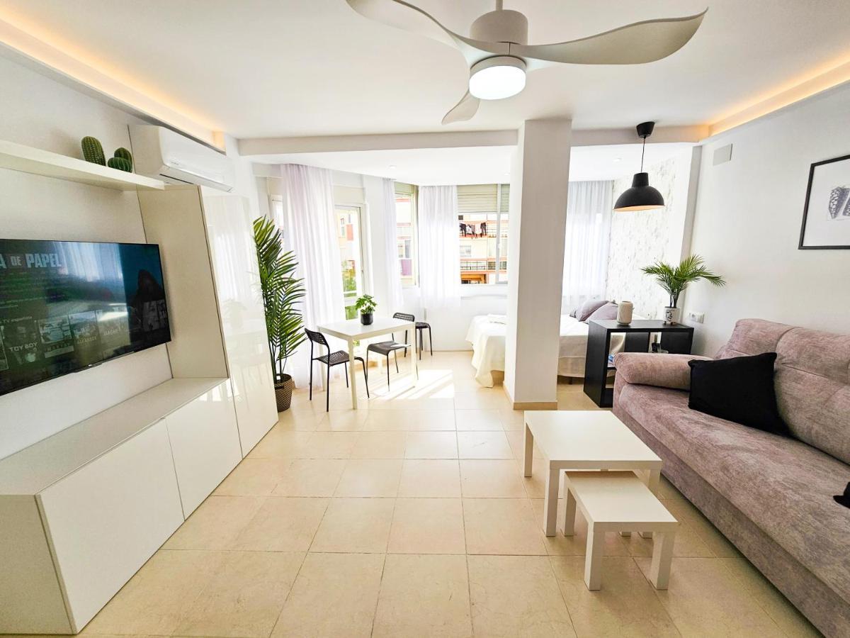 Estudio Vip Mediterraneo - Alojamientos La Torre Torre Del Mar Eksteriør bilde